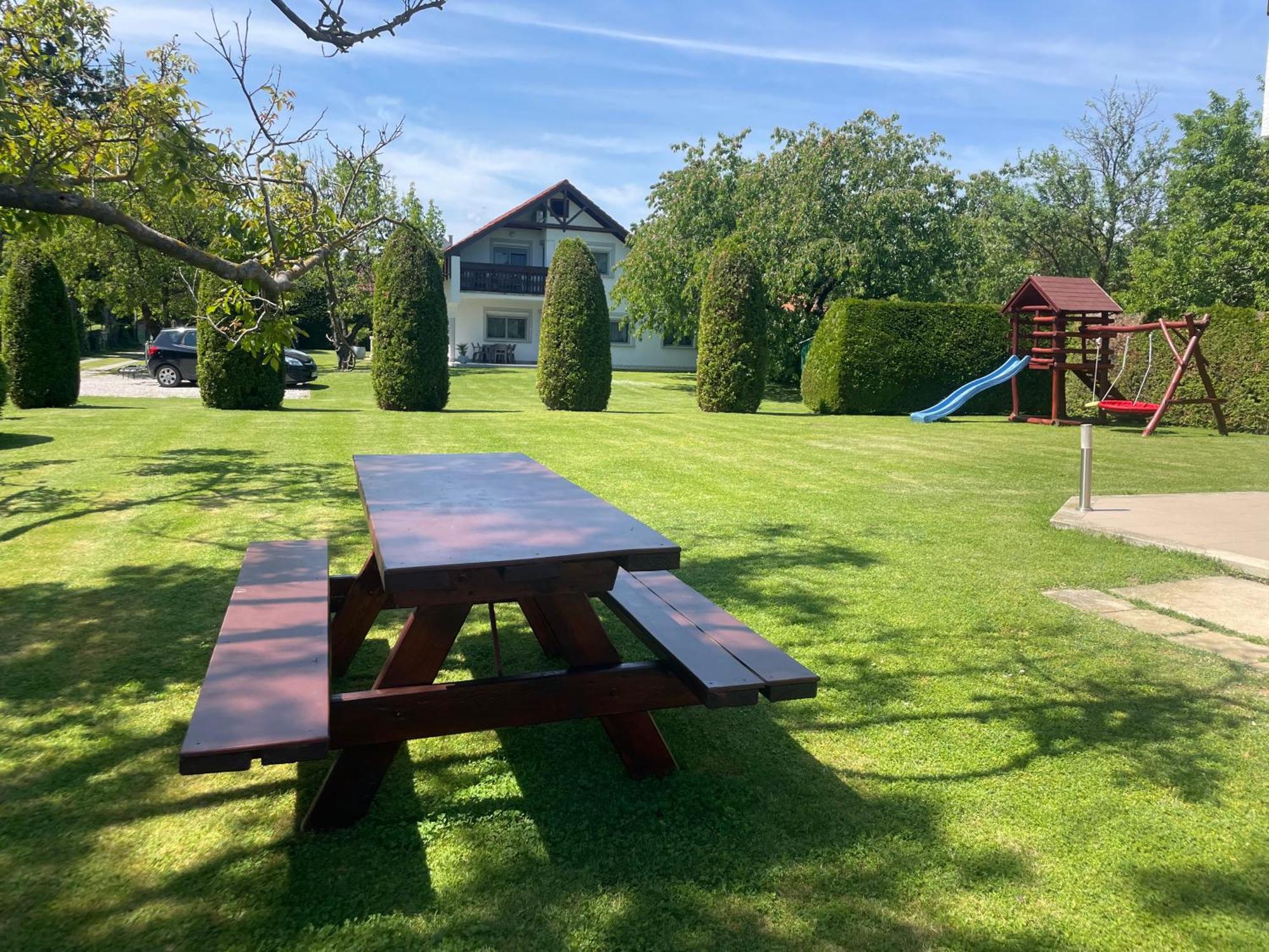 Frankie Holiday Apartment II. Balatongyörök Buitenkant foto