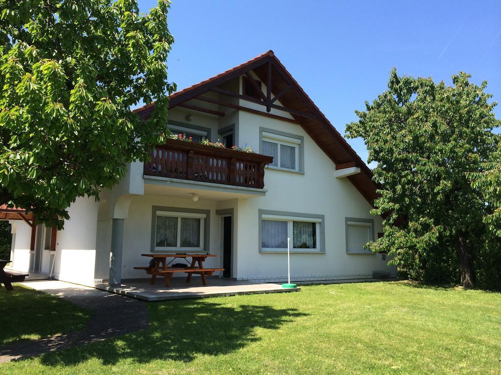 Frankie Holiday Apartment II. Balatongyörök Buitenkant foto